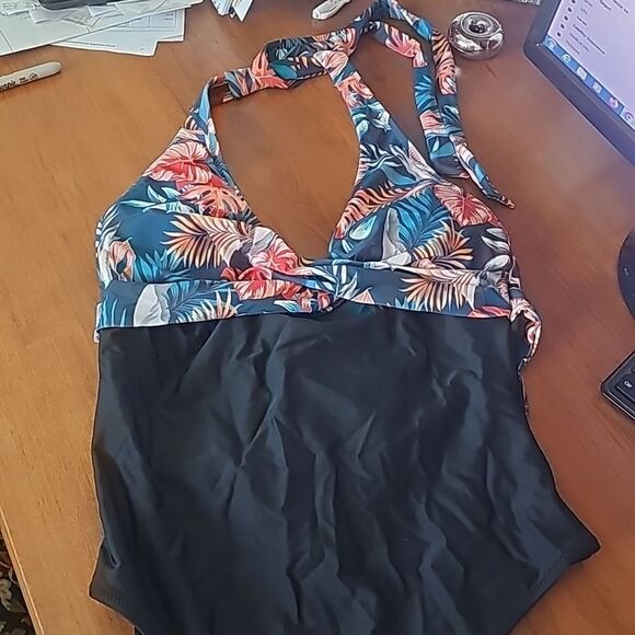 Cupshe one piece swimsuit with tropical twist top size large - Picture 2 of 7